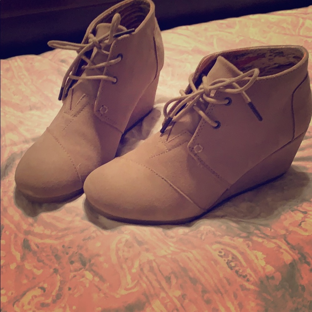 Toms booties size 9